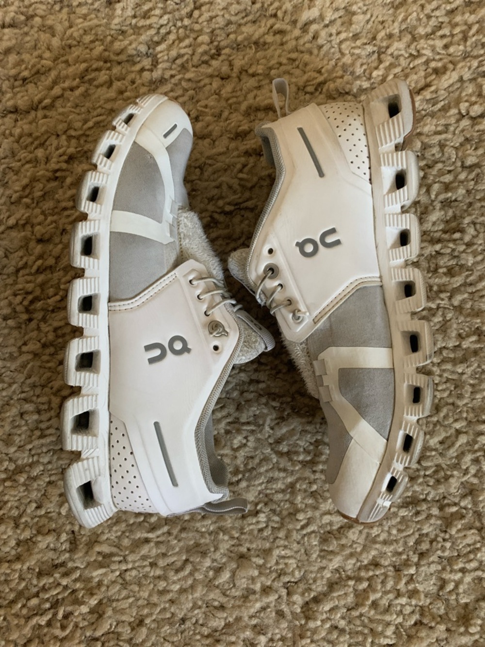 On terry shoes/ on cloud - size 8